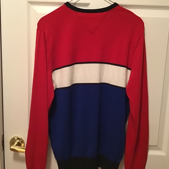 Tommy Hilfiger sweater - Picture 2 of 2